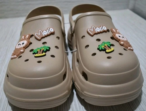 Crocs Classic Platform Women's Clogs - La BUBU, 39/40 Imported. - photo 2