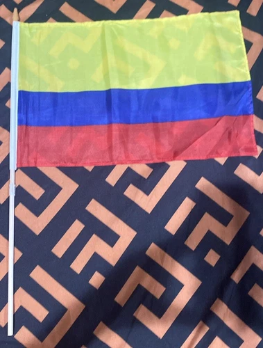 Pack 12 Mini Bandera de Colombia 24”X18”X12” Banderas Colombiana