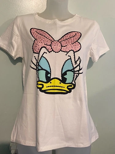 New white short-sleeved T-shirt with riveted rhinestones