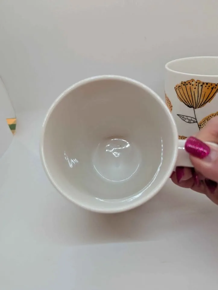 Pair of Stylized Floral Mugs image indicator(4)