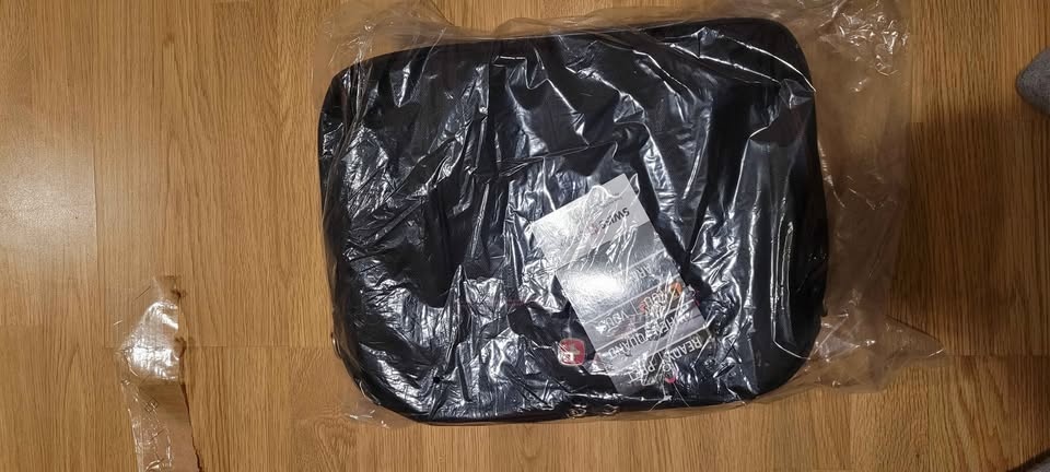 New SwissGear laptop bag – (Sealed) - photo 2