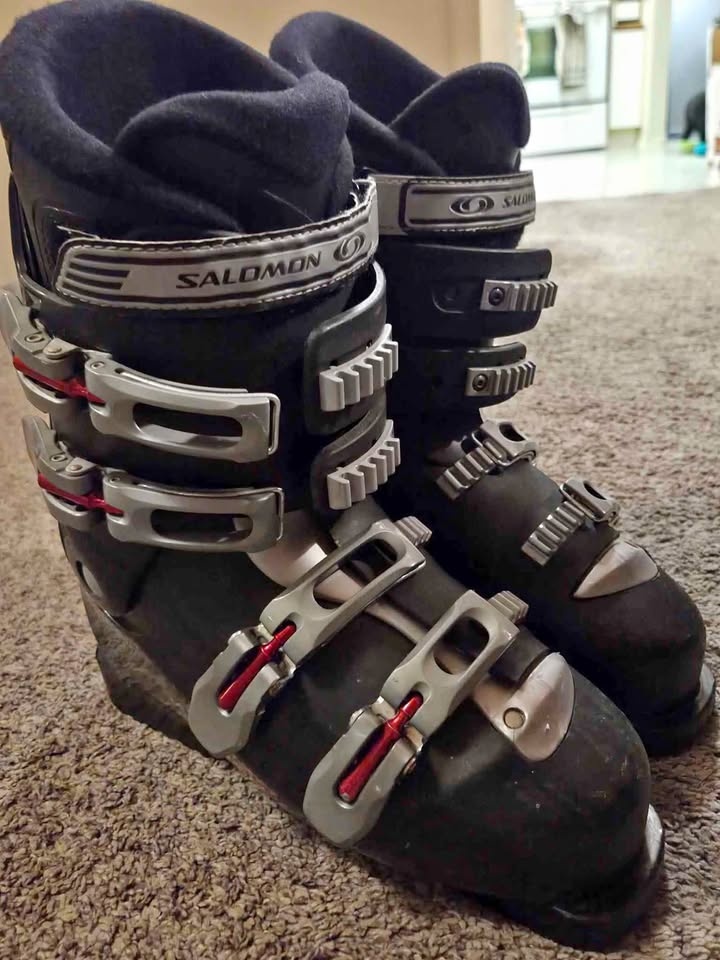 Salomon Performa 7.0 sensi fit downhill ski boots