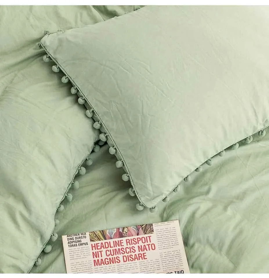 Green Pom Poms Pillowcases thumbnail