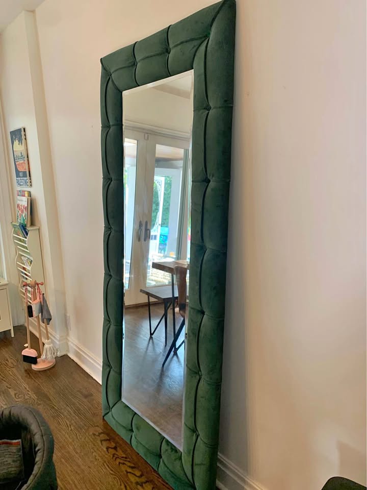 Structube standing mirror