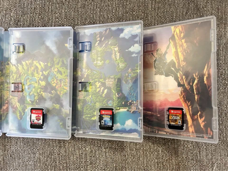 Nintendo Switch Games (pokemon and Zelda) - photo 2
