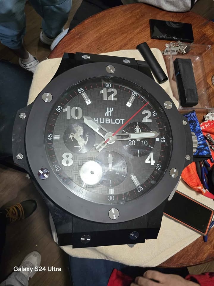 HUBLOT brand wall clock, black in case with certification card - photo 4