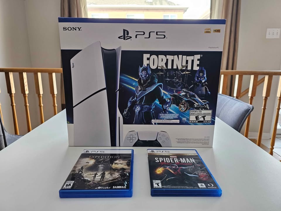 PlayStation 5 Cobalt Star Fortnite Bundle Disk Edition - photo 2