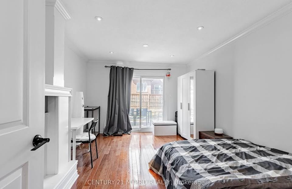 Private room for rent