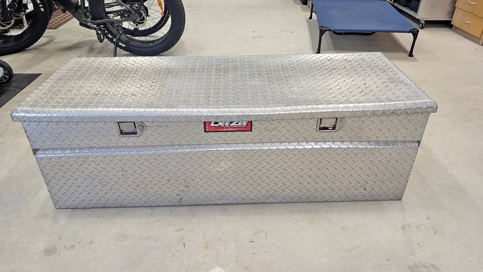 Dee Zee truck dry box