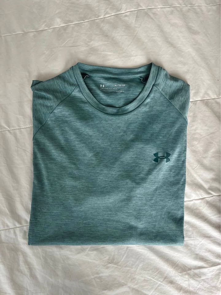 Men’s under armour shirt
