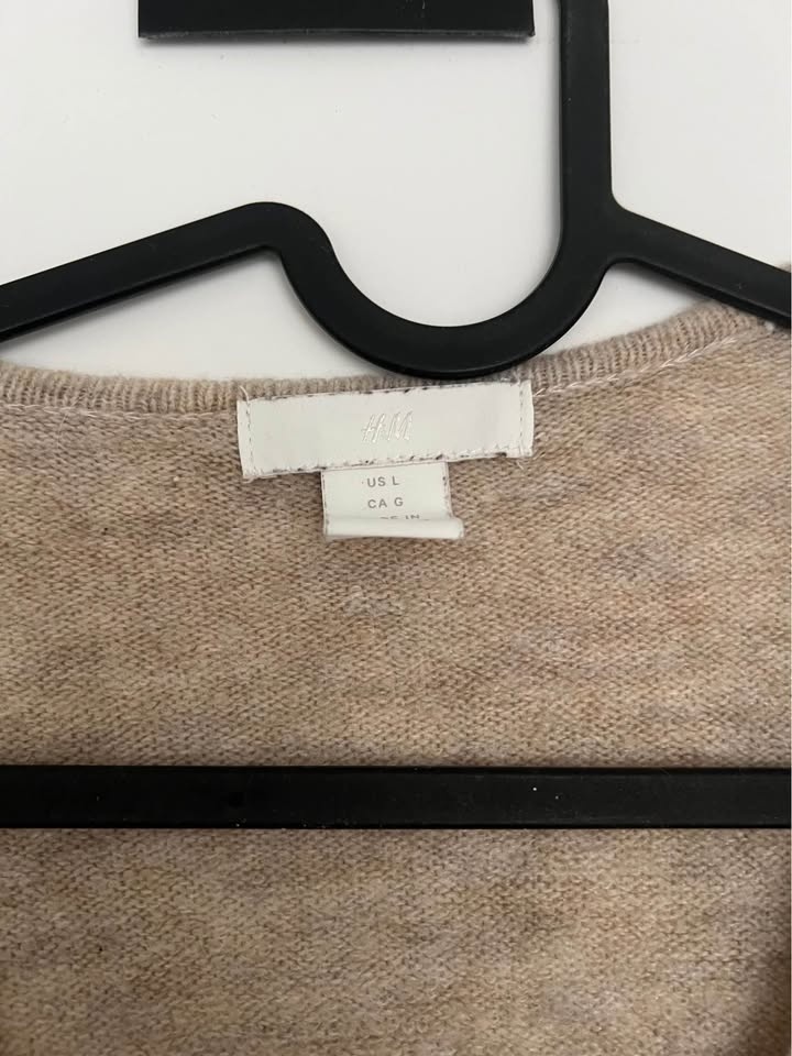 H & M sweater - photo 2