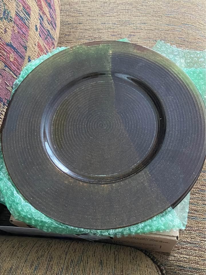 Charger plates - photo 2