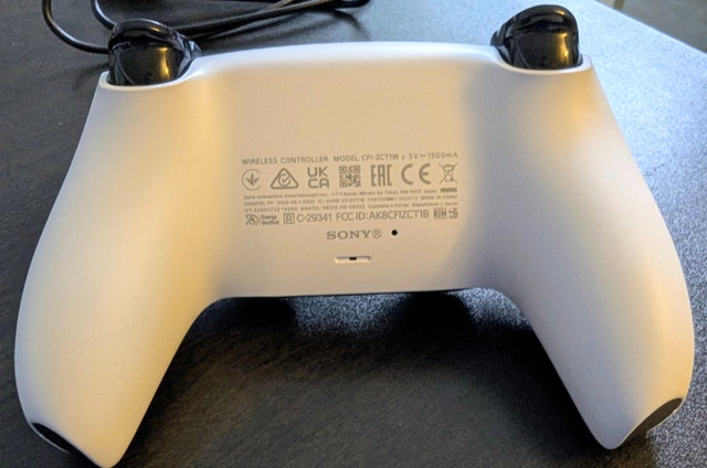 DualSense Wireless Controller - White - PlayStation 5 - photo 3