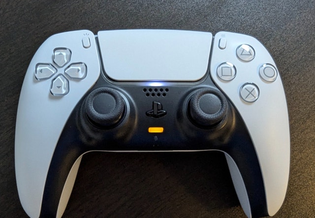 DualSense Wireless Controller - White - PlayStation 5 - photo 4