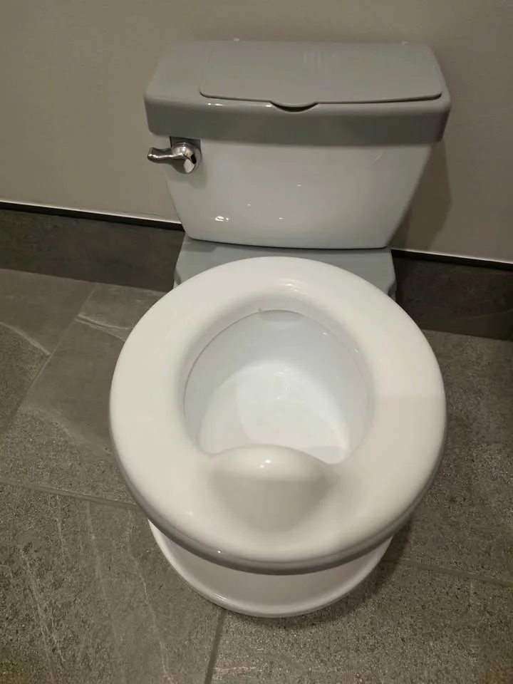 Baby Potty Training Toilet, barely used image indicator(7)