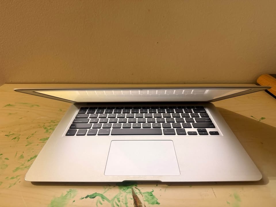 MacBook Air - photo 2