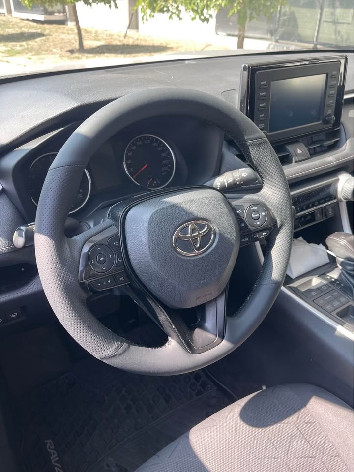 Toyota steering wheel wrap customized - photo 3