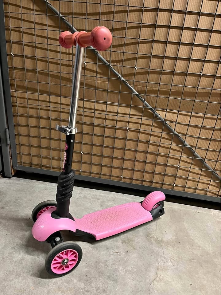 Good condition scooter for young kids