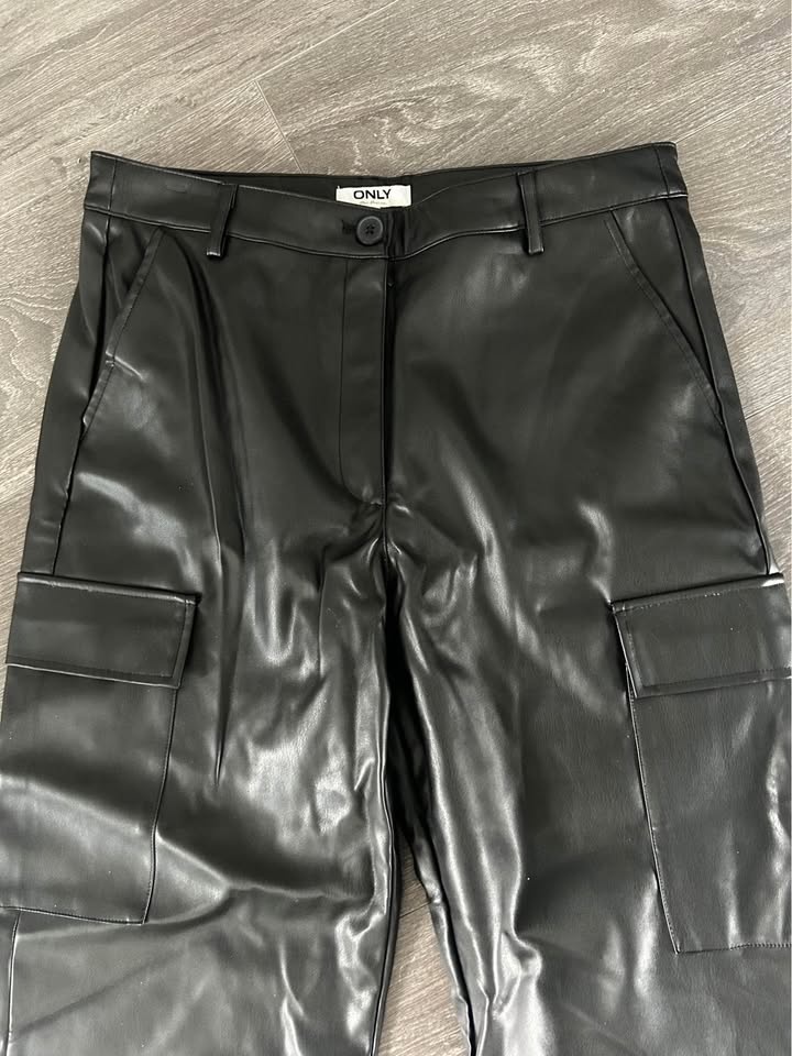 Leather Cargo High Rise Pants Size Large inseam 32” - photo 2