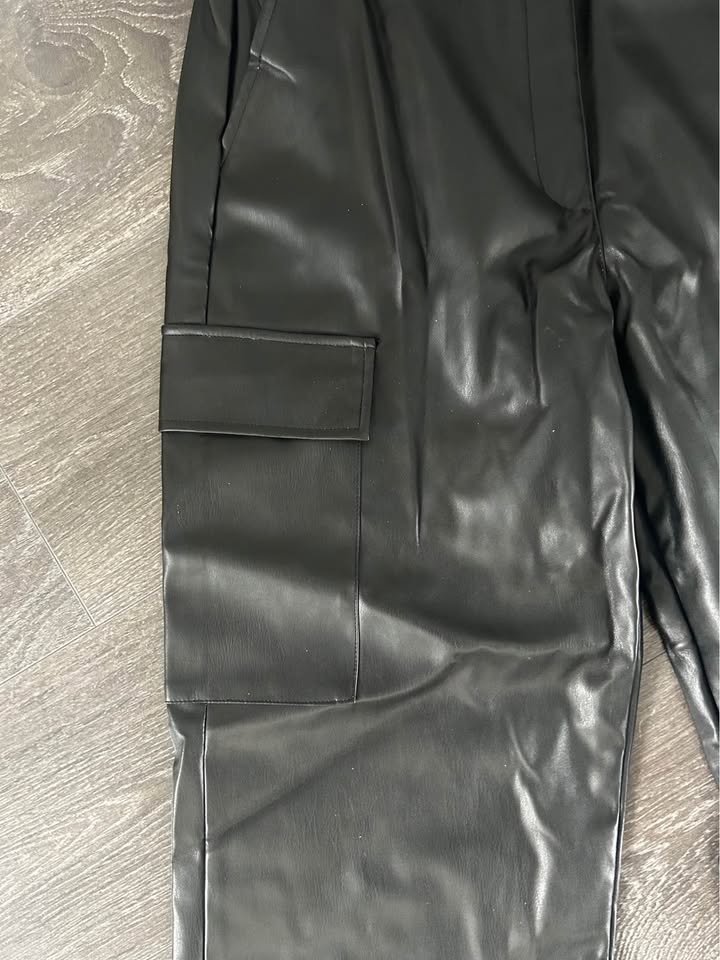 Leather Cargo High Rise Pants Size Large inseam 32” - photo 4