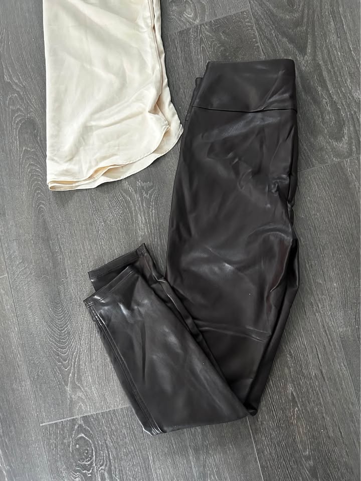Women’s Outfit size M - photo 5