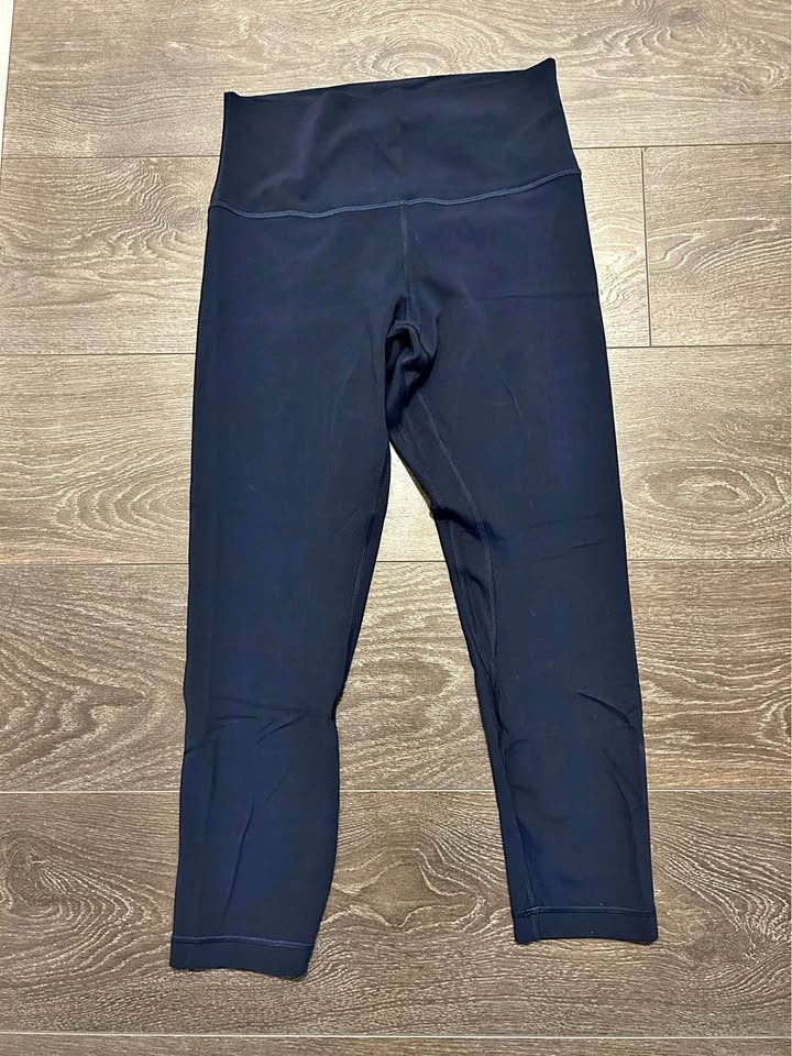 Lulu 🍋 Navy blue Align Leggings Size 8 Inseam 25"