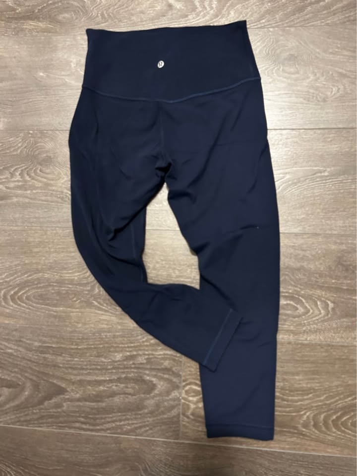 Lulu 🍋 Navy blue Align Leggings Size 8 Inseam 25" - photo 2