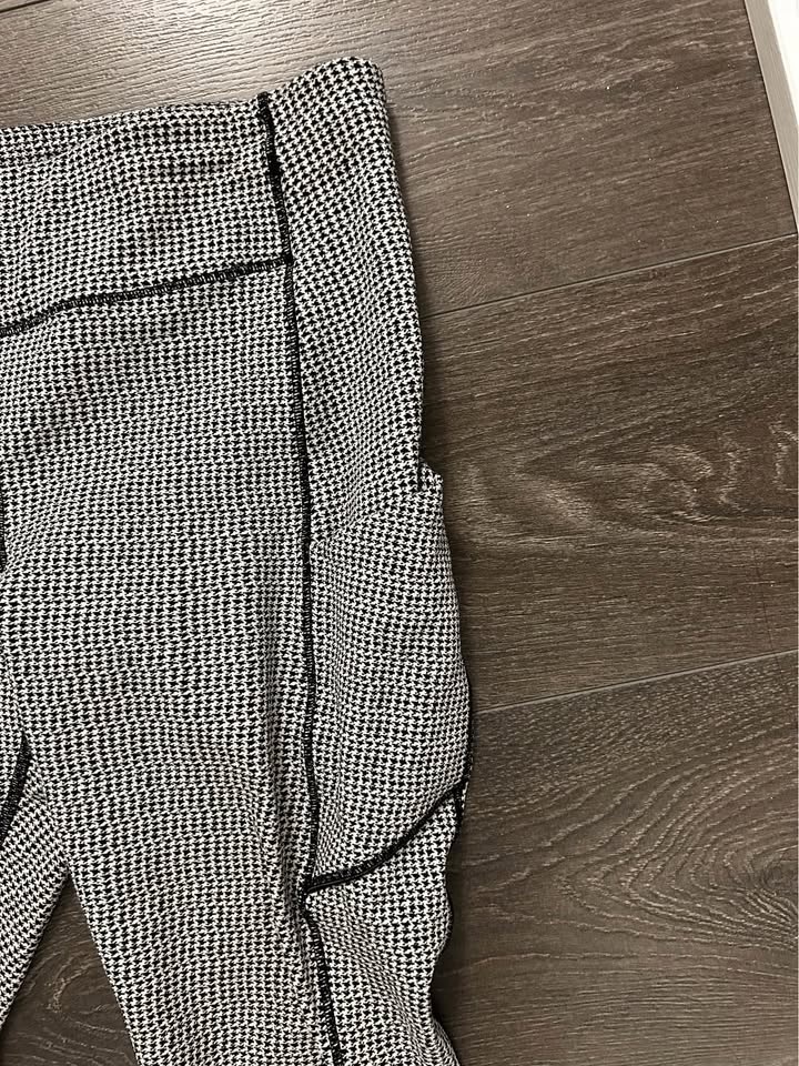 Lulu🍋Pants With side pockets Size 10 - photo 5