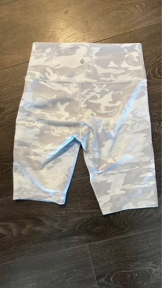 Lulu🍋 Shorts Size 8 Inseam 10” - photo 2
