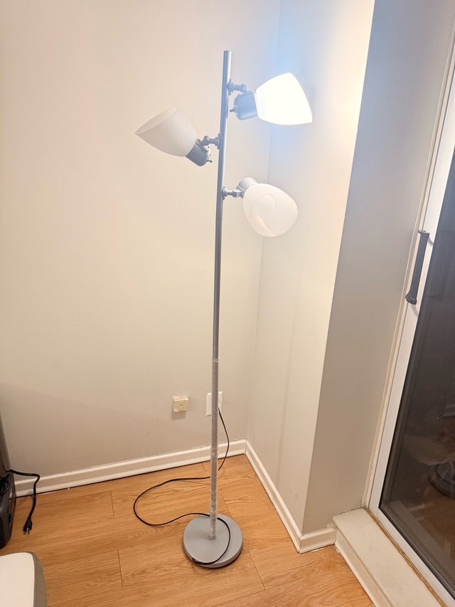 Modern 3-Light Tree Floor Lamp - Brushed Silver/Grey