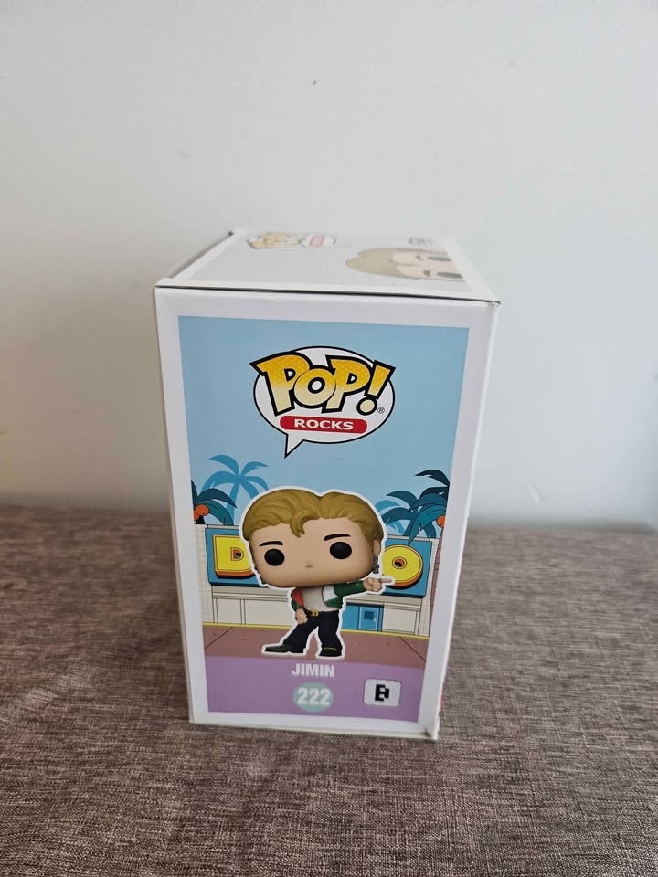 BTS Jimin dynamite funko pop - photo 2