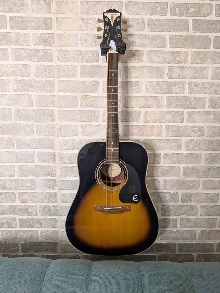 Acoustic Guitar Epiphone Pro-1 Plus