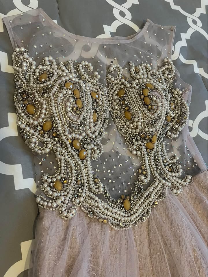 Party dress fits M and L - photo 3