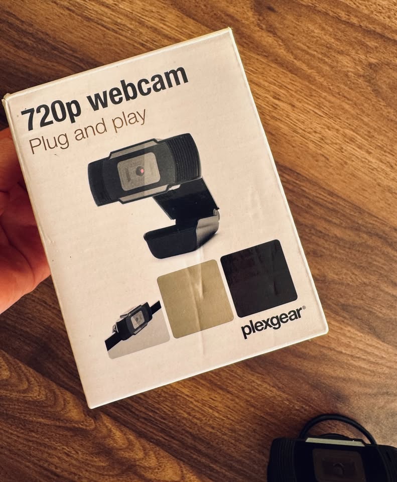This HD webcam in 720p and features a built-in microphone - photo 2