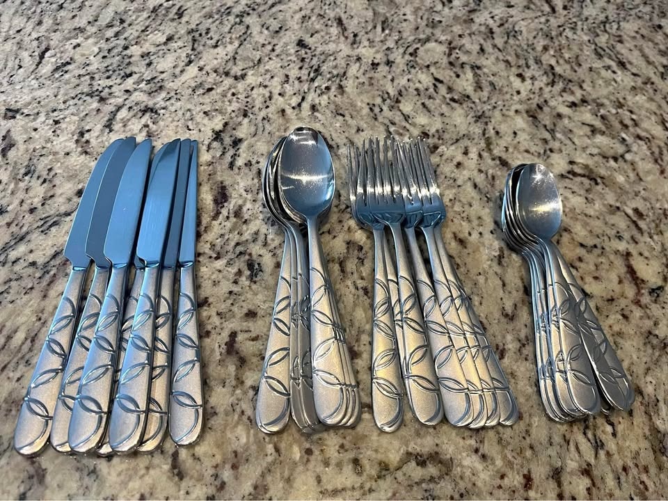 32 piece, flatware set.