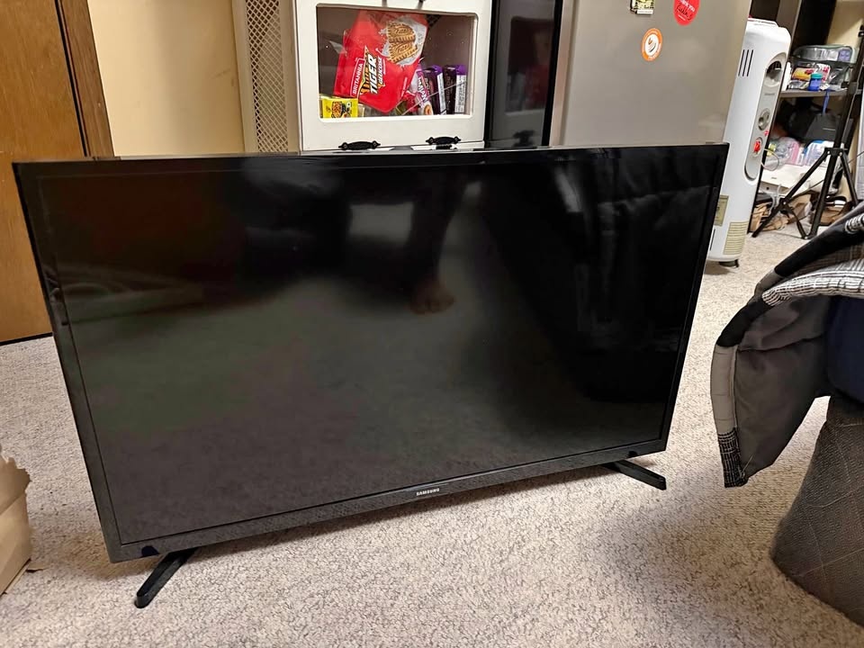 Samsung 32" Smart TV – Excellent Condition