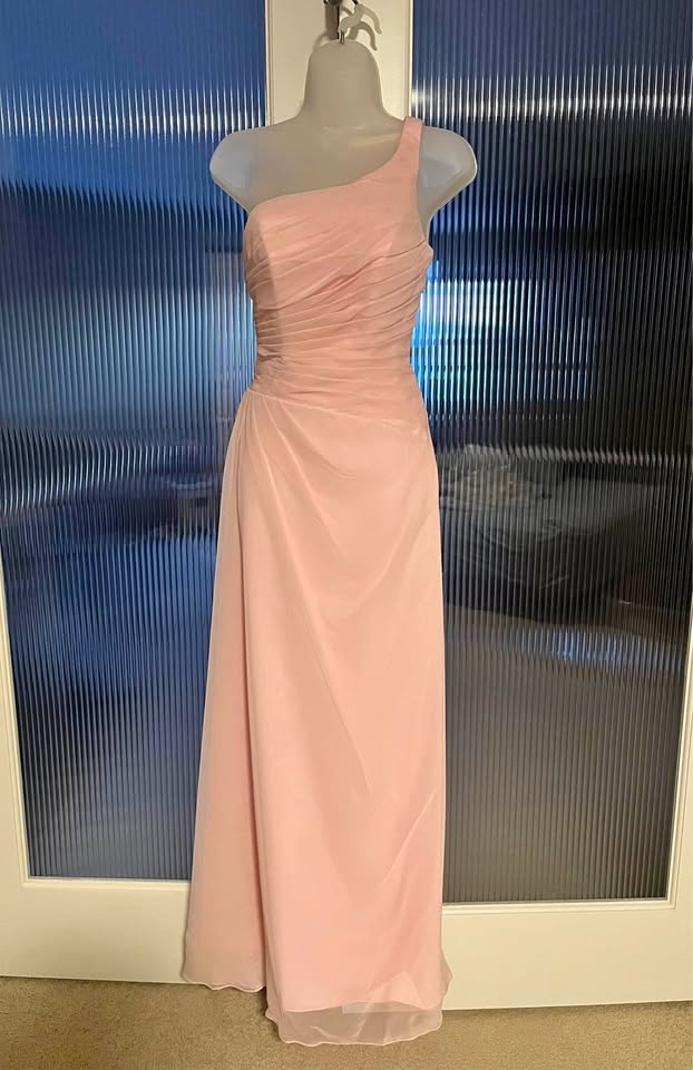 BNWT One Shoulder Formal Dress