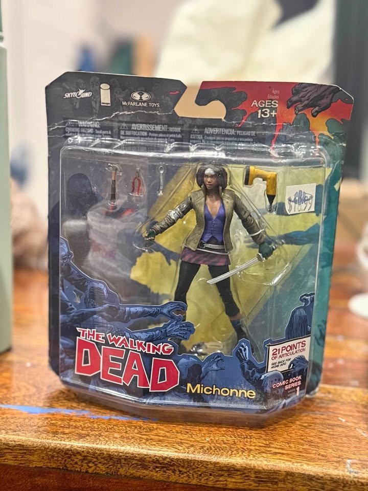 The Walking Dead Comic Series 1 Michonne Action Figure