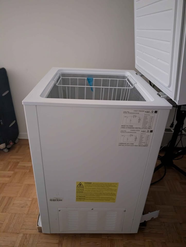 Arctic King Mini Freezer - photo 2