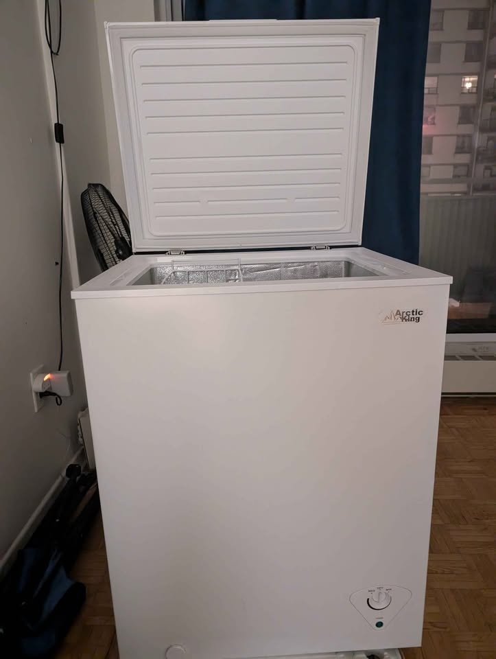 Arctic King Mini Freezer - photo 5