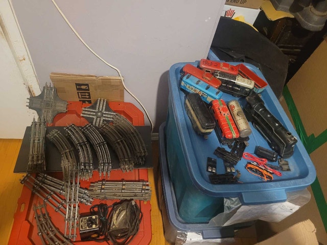 Vintage Louis Marx Tin Train Set