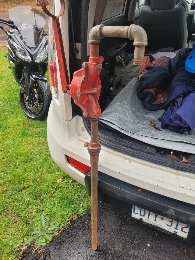 BENNETT OIL GAS LIQUID BARREL METAL ADJUSTABLE PUMP