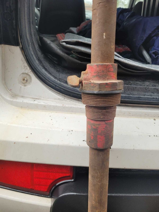 BENNETT OIL GAS LIQUID BARREL METAL ADJUSTABLE PUMP - photo 4