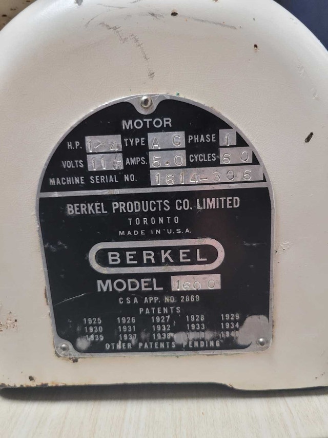 VINTAGE BERKEL COMERCIAL MEAT SLICER CUTTER SELF SHARPENING - photo 3