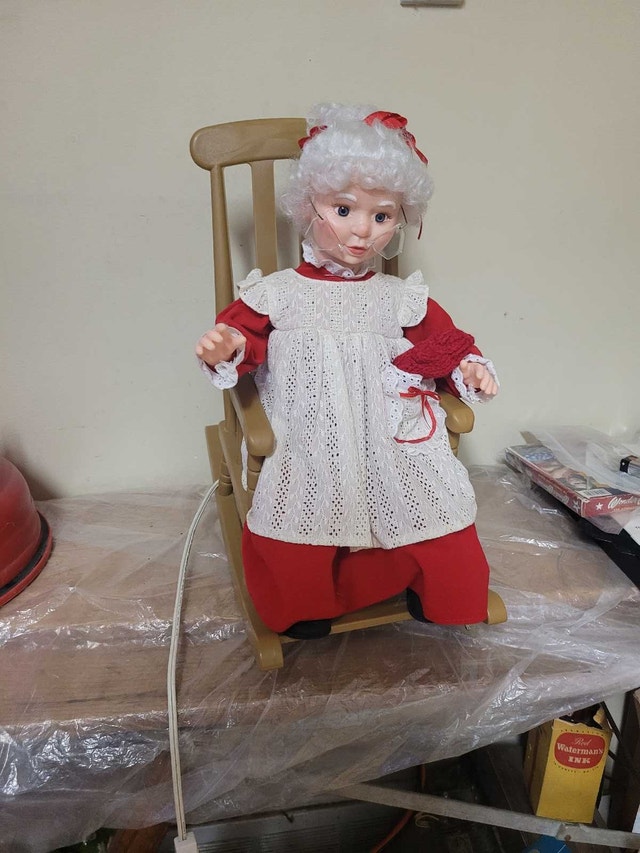 VTG Christmas Santas Animated Mrs Claus Holiday Rocking Chair