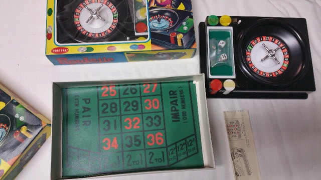 2 Vintage Battery Operated Roulette - photo 4