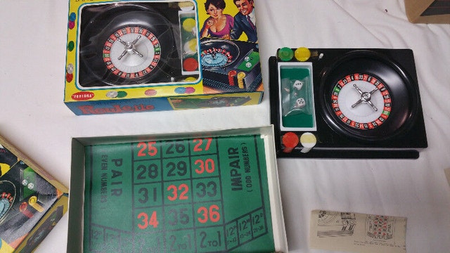 2 Vintage Battery Operated Roulette - photo 5