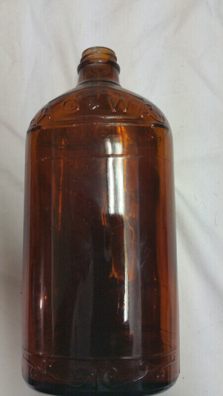 VINTAGE BROWN BOTTLE 1832 DISTILLERS whiskey G&W EMBOSSED
