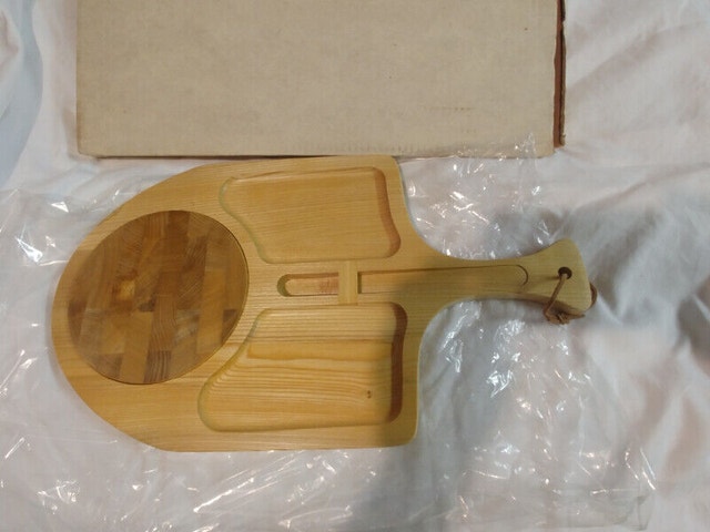 New Vintage Wood Cheese cutting board Japan - photo 2