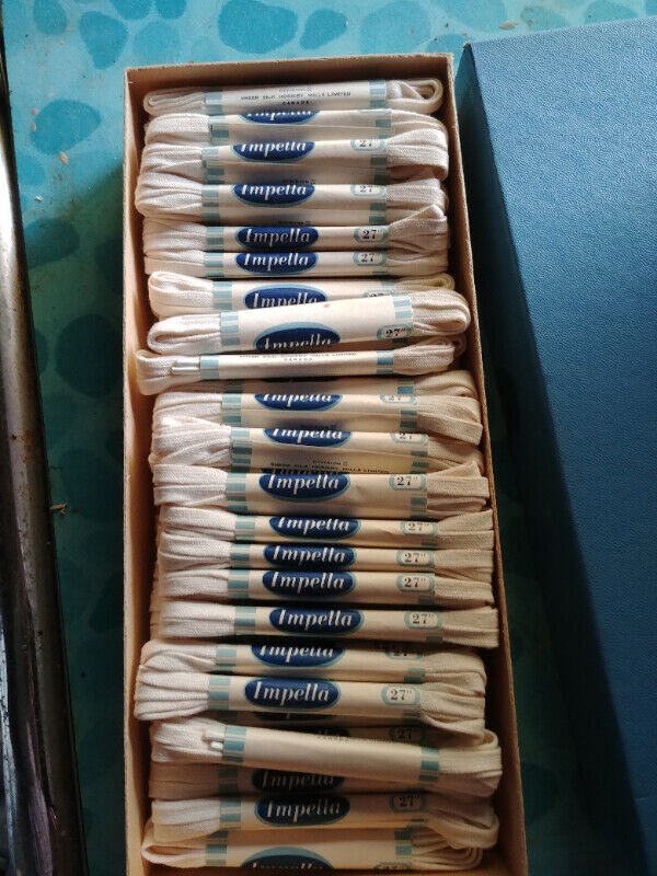 Box of Shoe Lace White Brown 18 24 27